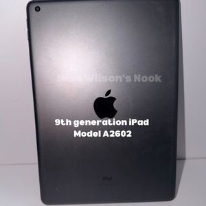 Apple iPad A2602 Space Gray + Apple Pencil 1st Gen, Keyboard Case, OtterBox Case